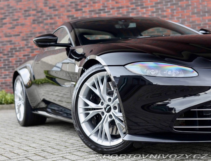 Aston Martin V8 Vantage  *Plná koža*Class 2021
