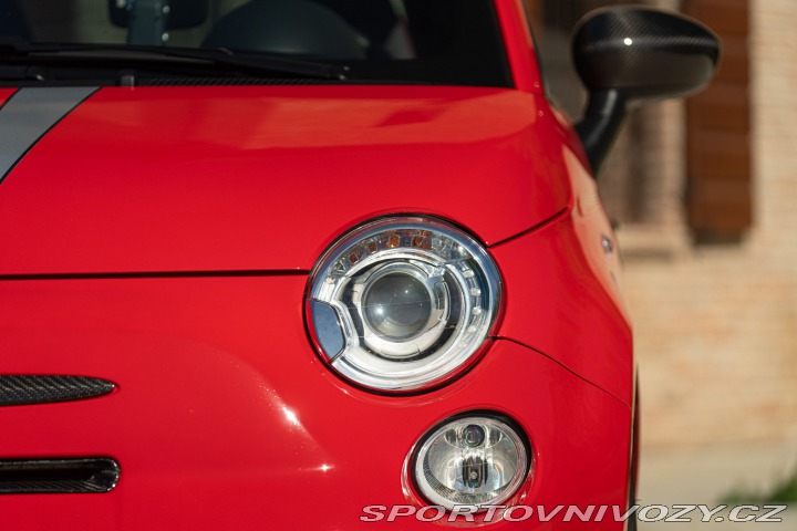 Abarth 695 TRIBUTO FERRARI 2010