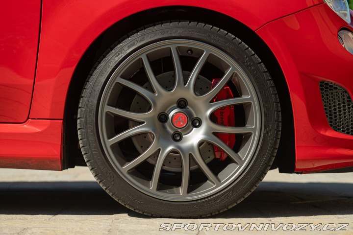 Abarth 695 TRIBUTO FERRARI 2010