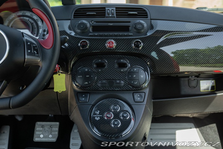 Abarth 695 TRIBUTO FERRARI 2010