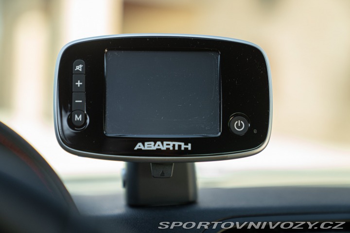 Abarth 695 TRIBUTO FERRARI 2010