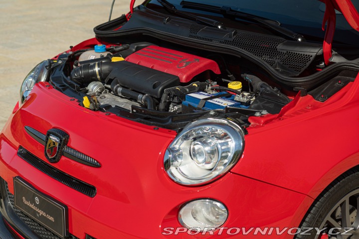 Abarth 695 TRIBUTO FERRARI 2010