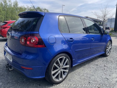 Volkswagen Golf R32