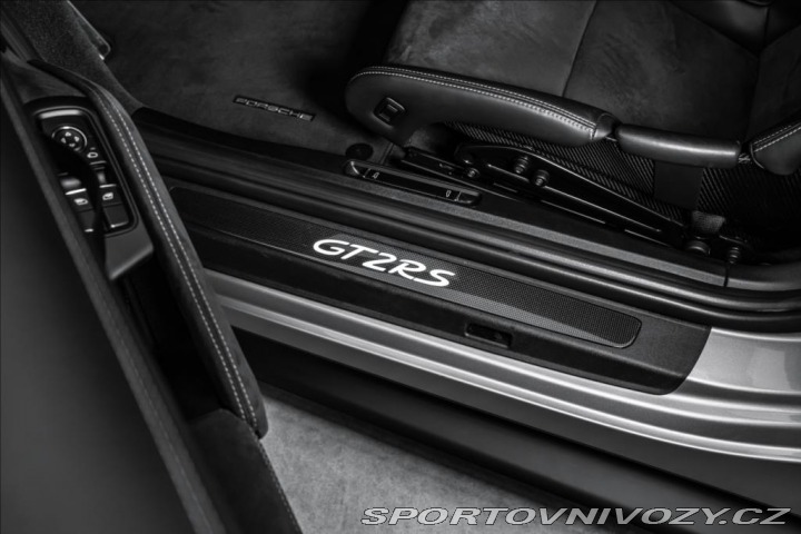 Porsche 911 GT2 RS Weissach, lift, PP 2018