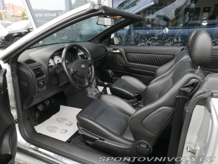 Opel Astra 2,2i Cabrio REZERVACE 2004