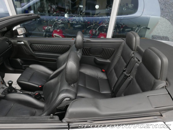 Opel Astra 2,2i Cabrio REZERVACE 2004