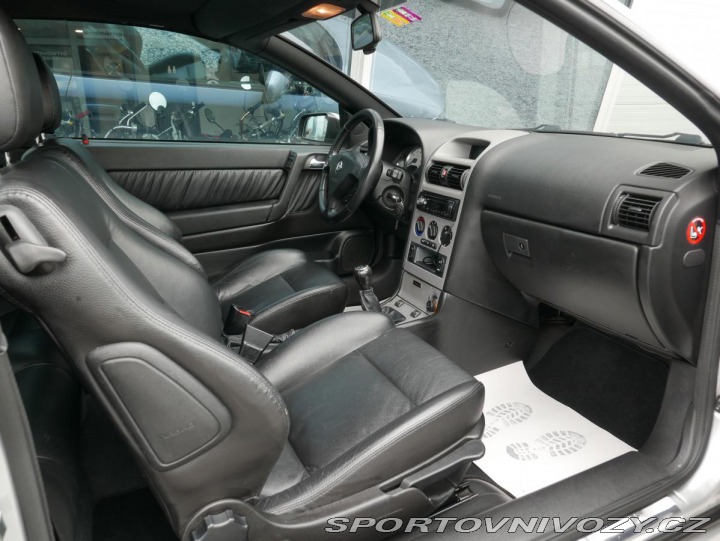 Opel Astra 2,2i Cabrio REZERVACE 2004