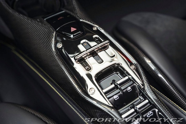 Ferrari SF90 Spider/Lift/Carbon/JBL 1800