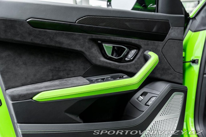 Lamborghini Urus Akrapovič/Carbon 2022