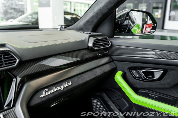 Lamborghini Urus Akrapovič/Carbon 2022
