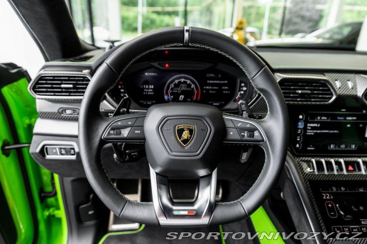 Lamborghini Urus Akrapovič/Carbon 2022