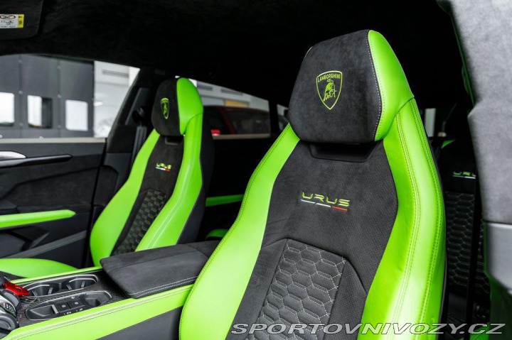 Lamborghini Urus Akrapovič/Carbon 2022