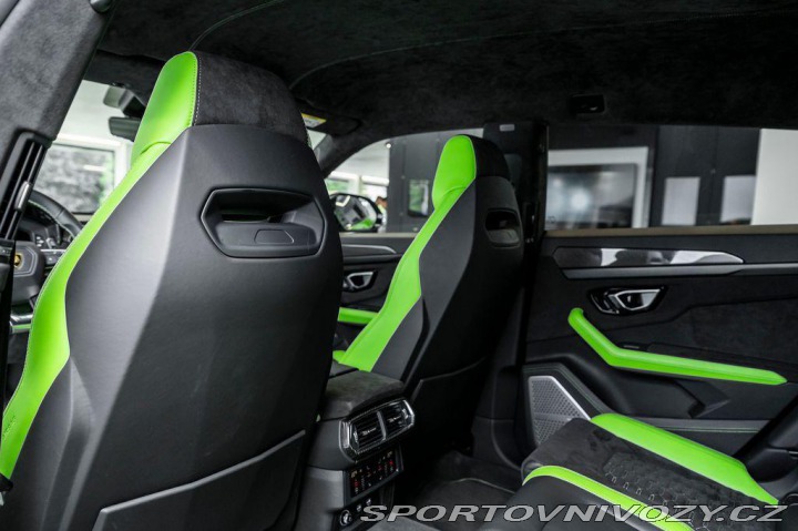 Lamborghini Urus Akrapovič/Carbon 2022