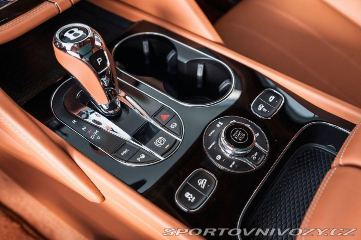 Bentley Bentayga V8/Naim/Entertainment/Pan 1800