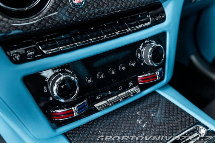 Rolls Royce Ghost Black Badge / Skladem 1800