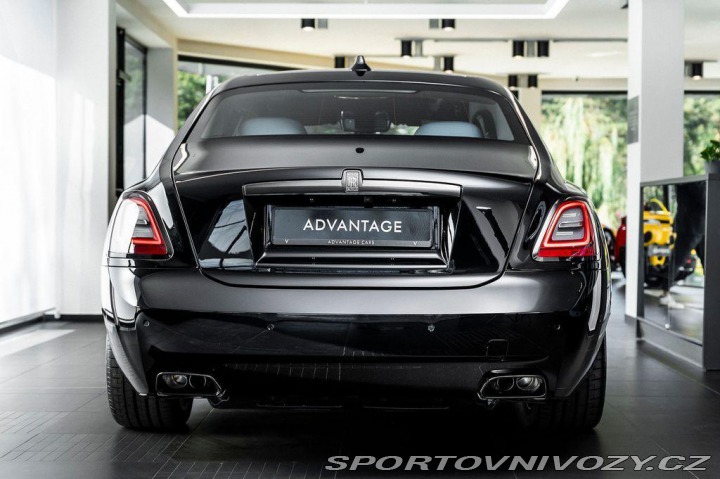 Rolls Royce Ghost Black Badge / Skladem 1800