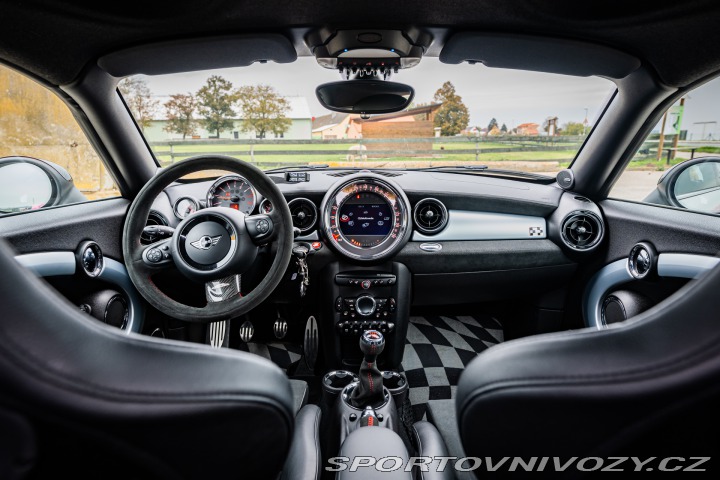 Mini Cooper JCW COUPE 2011