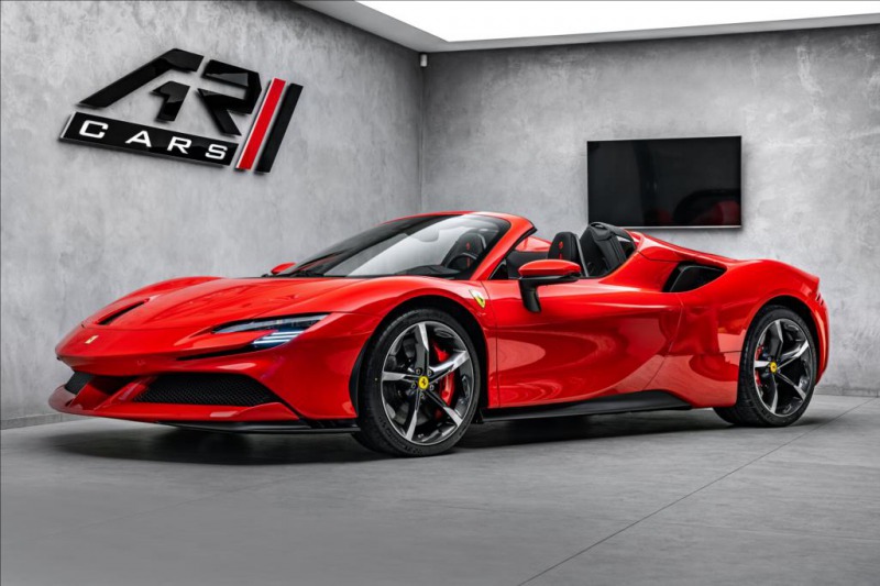 Ferrari SF90 Spider, lift, kamera  OV,