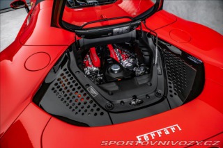 Ferrari SF90 Spider, lift, kamera  OV, 2024