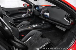 Ferrari SF90 Spider, lift, kamera  OV, 2024