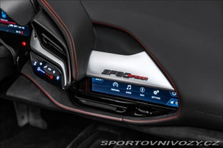 Ferrari SF90 Spider, lift, kamera  OV, 2024