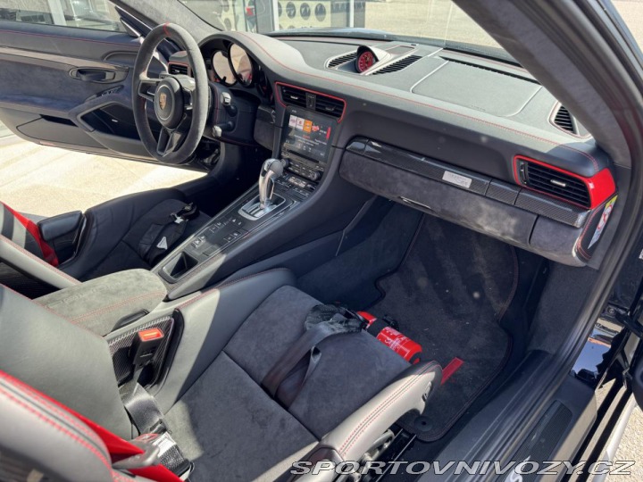 Porsche 911 GT2 RS WEISSACH 2018