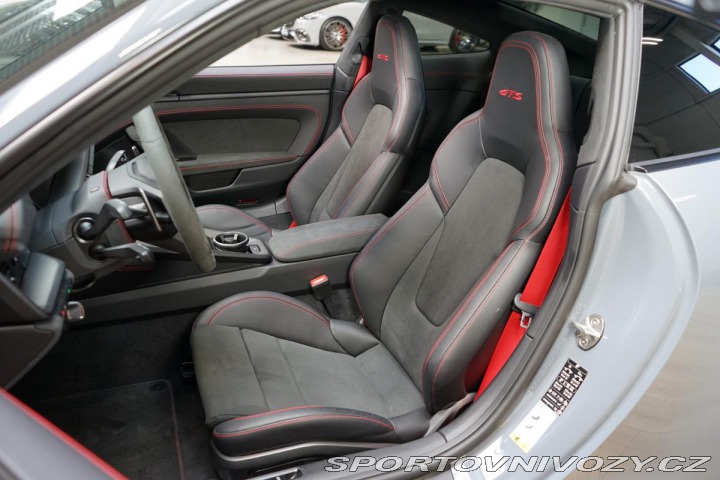 Porsche 911 992 Carrera 4 GTS PDK Mat 2023