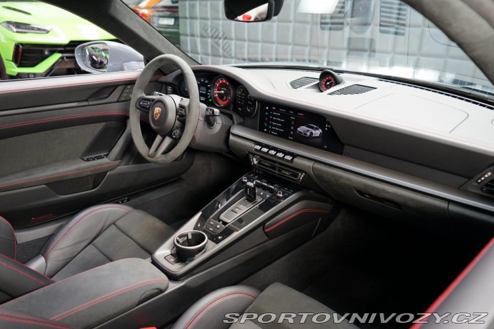 Porsche 911 992 Carrera 4 GTS PDK Mat 2023
