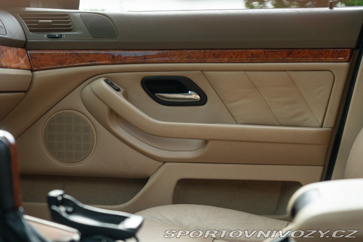 BMW 2 Alpina B10 Touring V8 82/204 1998