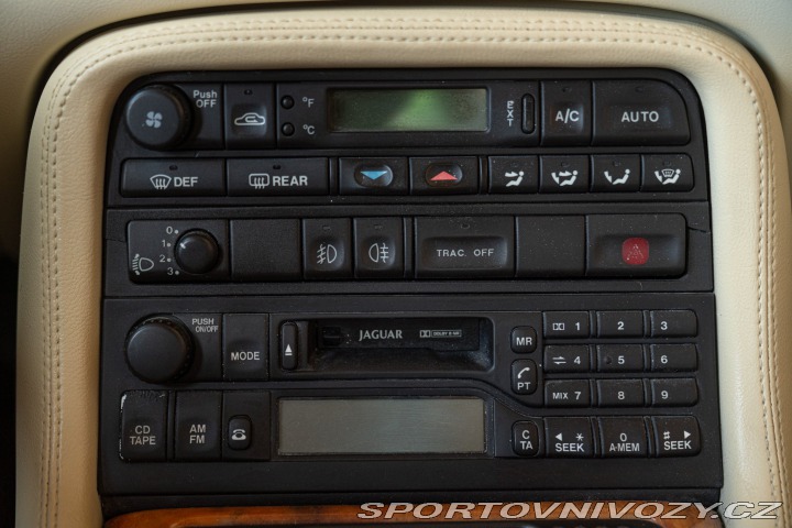 Jaguar XKR 2000