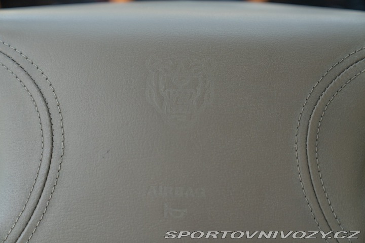 Jaguar XKR 2000