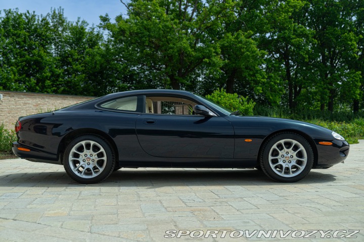 Jaguar XKR 2000