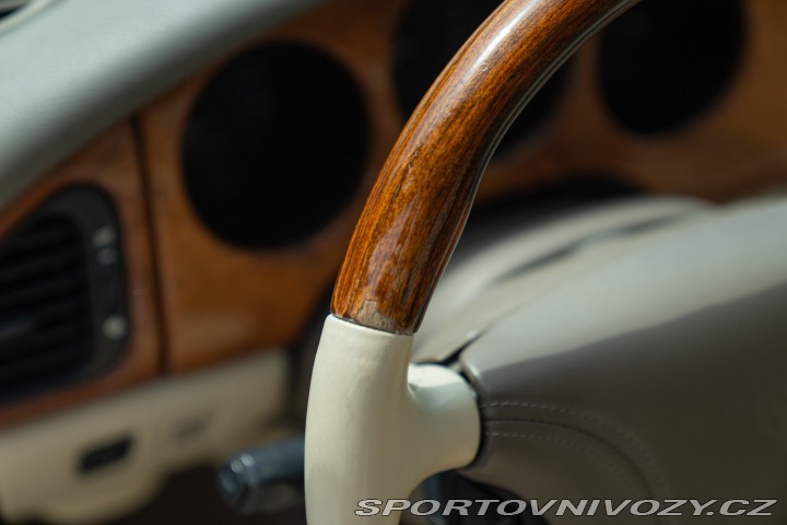 Jaguar XKR 2000