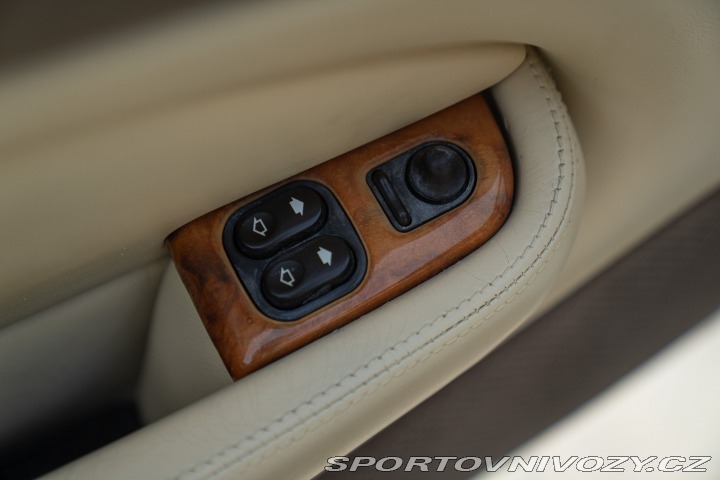 Jaguar XKR 2000