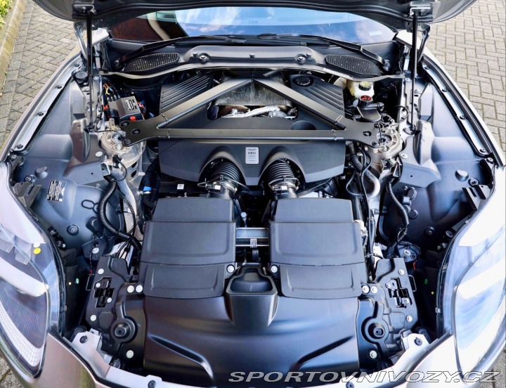 Aston Martin DB12 DB12 Coupé *IHNEĎ k DISP 2023