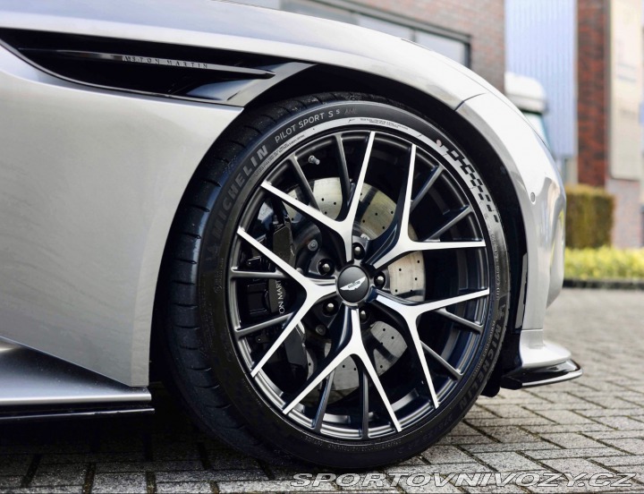 Aston Martin DB12 DB12 Coupé *IHNEĎ k DISP 2023