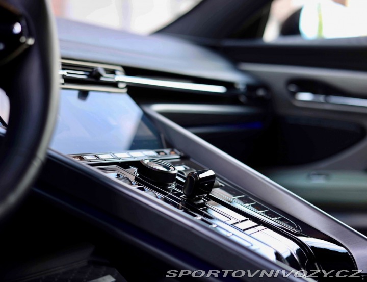 Aston Martin DB12 DB12 Coupé *IHNEĎ k DISP 2023