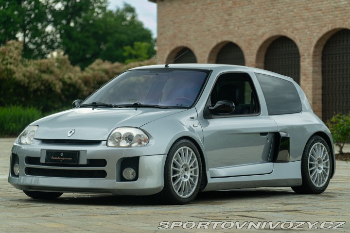 Renault Clio Sport V6 phase 1 2002