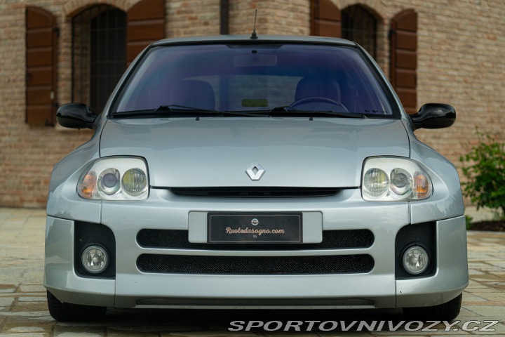 Renault Clio Sport V6 phase 1 2002