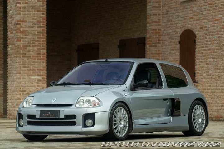 Renault Clio Sport V6 phase 1 2002