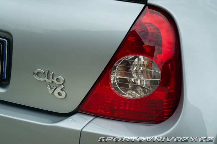 Renault Clio Sport V6 phase 1 2002