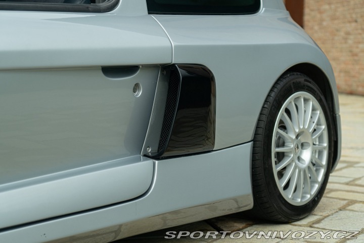 Renault Clio Sport V6 phase 1 2002