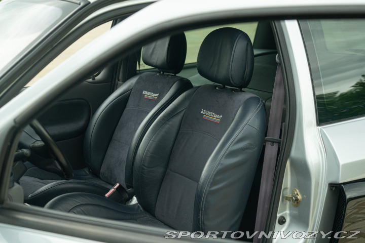 Renault Clio Sport V6 phase 1 2002