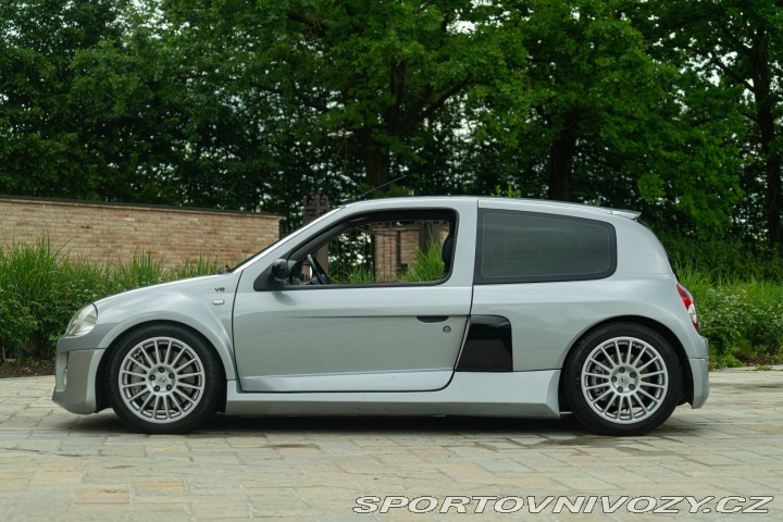 Renault Clio Sport V6 phase 1 2002