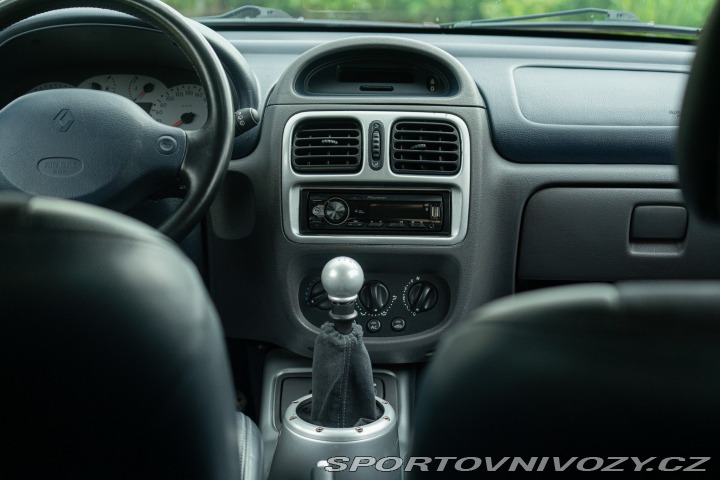 Renault Clio Sport V6 phase 1 2002