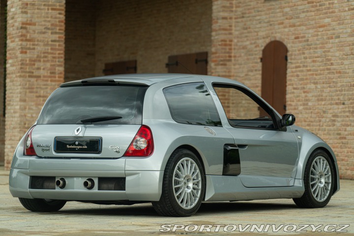 Renault Clio Sport V6 phase 1 2002