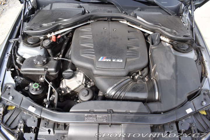 BMW M3 E93 2010