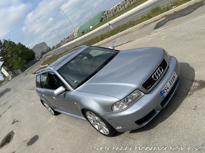 Audi RS4  2000