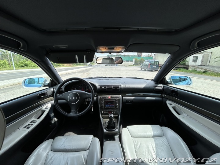 Audi RS4  2000