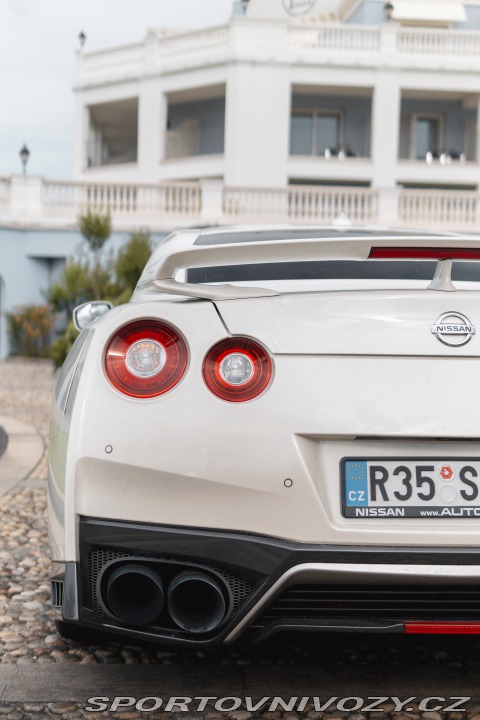 Nissan GT-R R35 - Black Edition 2017